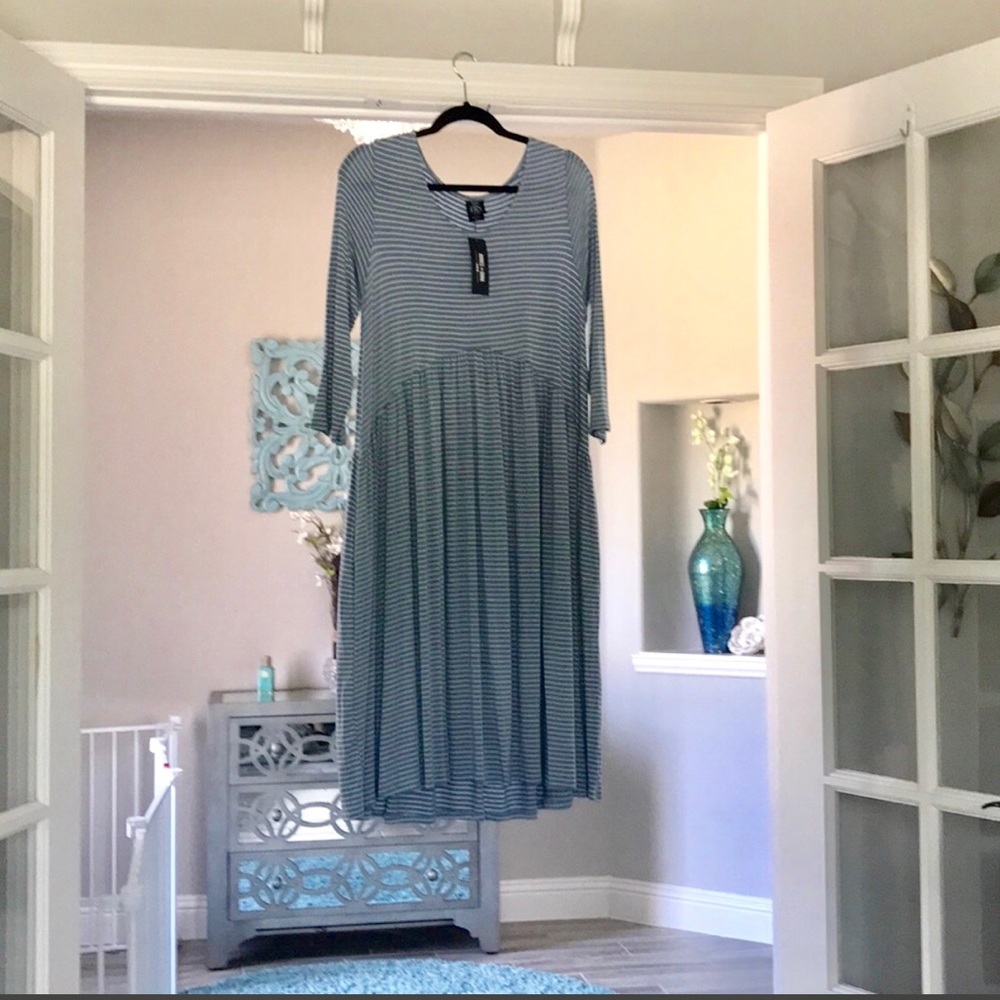 Blue midi dress with white stripes. XL NWT